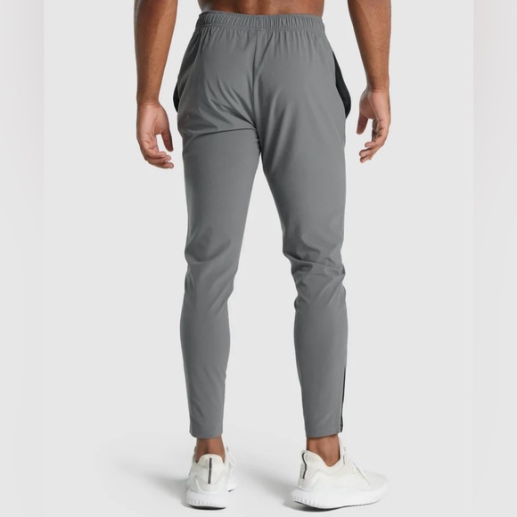 Gymshark Mens Slim Fit Arrival Woven Jogger | L | Charcoal Grey NEW!! - Picture 3 of 16